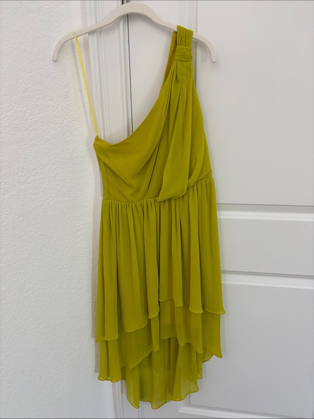 Max and Cleo One-Shoulder Tiered Chiffon Dress in Chartreuse lime green small